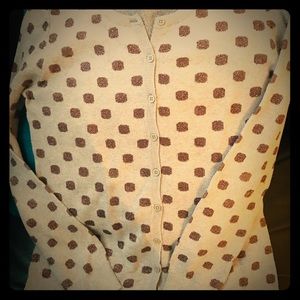 Square boxed Buttoned sweater